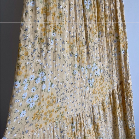 Pretty Yellow Maxi dress with Flowers - Picture 8 of 9